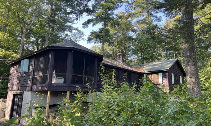 Alton House | Winnipesaukee Family Compound: Enjoy Breathtaking Sunsets