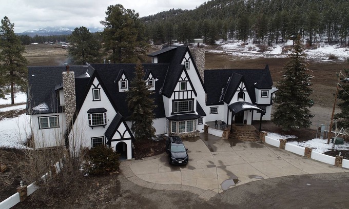 Pagosa Springs House | Discover Winslow on the Shire: Family-Friendly Retreat