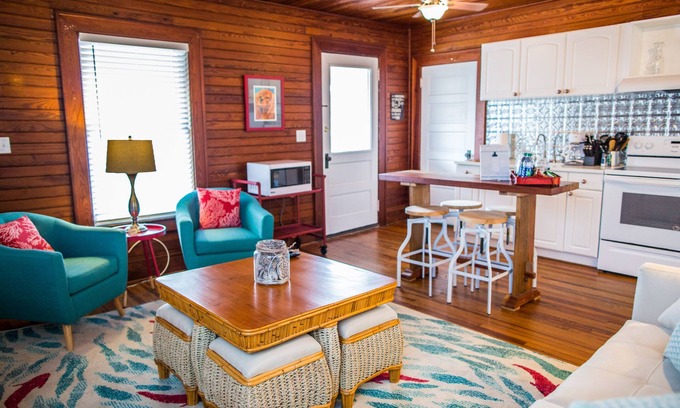 St. Augustine Beach Apartment | Experience Winston at Ruby Dog on B Street: Pet Friendly Stay