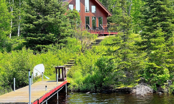 Ely Cabin | Nature's Retreat: Cabin Near Ely with Dock & Starlink Wi-Fi