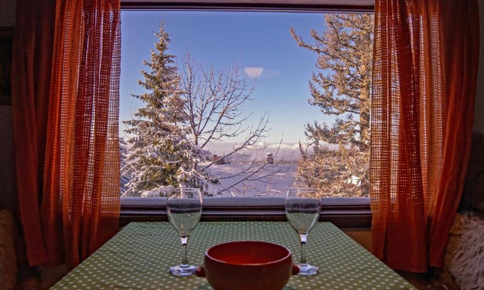 Jahorina Ski Chalet | Inviting Winter Chalet Anzulovic with Family-Friendly Amenities
