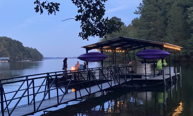 Hartwell House | Book Your Lake Front Retreat: Guest Rated 9.8 & Private Dock