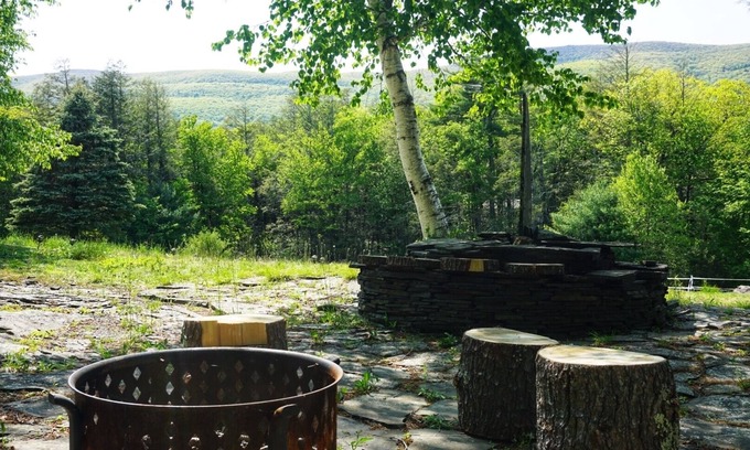 Saugerties Apartment | Winter Farm Escape: Pets, Sauna & Breathtaking Views