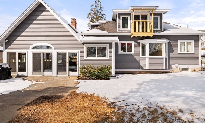 Nahant House | Cozy Winter Retreat by the Beach with Ocean View Amenities