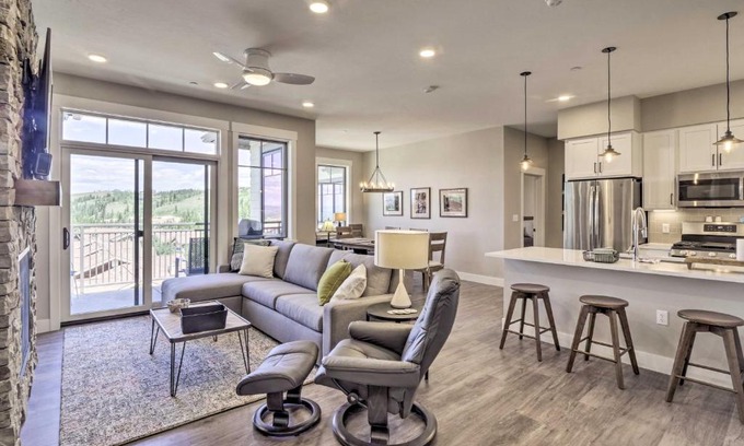 Winter Park Apartment | Cozy Winter Park Condo with Hot Tub - Close to Slopes!