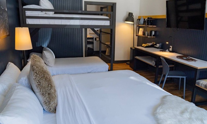 Winter Park Hotel | Winter Park Family Escape: Modern Room with Downtown Access | Outdoor Hot Tub
