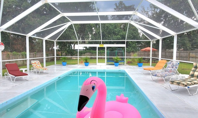 Edgewater House | Discover Summer Bliss at Beach & River Retreat