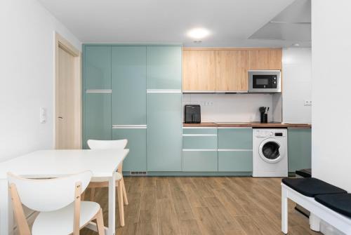 Rincon de la Victoria Apartment | Wintowinrentals Beachside Apartment for Family Getaways