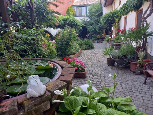 Retz House | Discover Winzerhof Fleischmann: Child-Friendly Retreat
