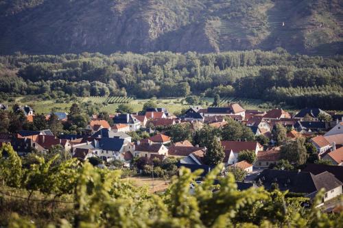 Rossatz Apartment | Family-Friendly Winzerhof Supperer with Top Guest Ratings