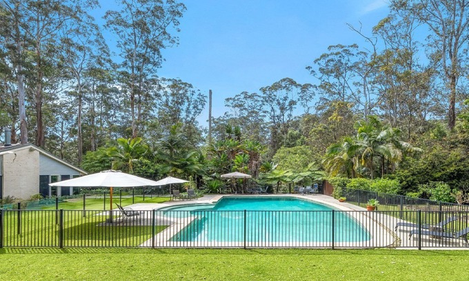 Macmasters Beach Cabin | Discover WIRREANDA RETREAT: Family-Friendly & Pool Access