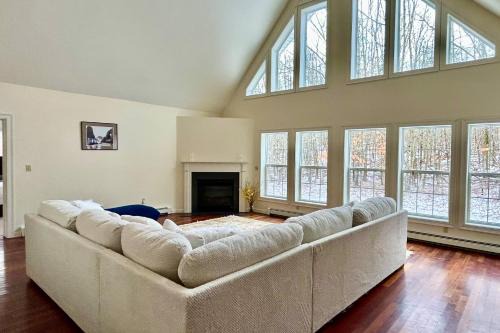 Wiscasset House | Discover Family-Friendly Comfort at Wiscasset Woodlands