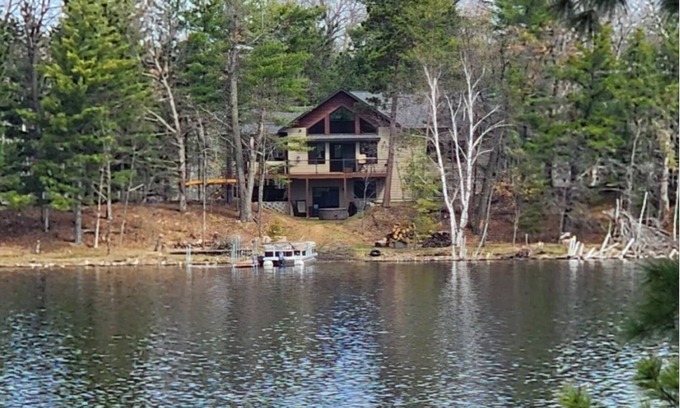Markville House | Idyllic Webster Wisconsin Lakehome Amid Pine Trees