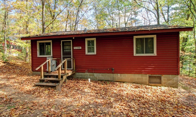 Lac du Flambeau Cabin | Cozy Northwoods Cabin with Private Dock for Families & Pets