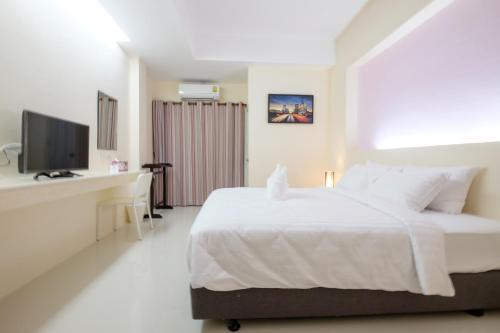 Samut Songkhram Hotel | Family-Friendly Stay at Wisdom Hotel with Great Reviews