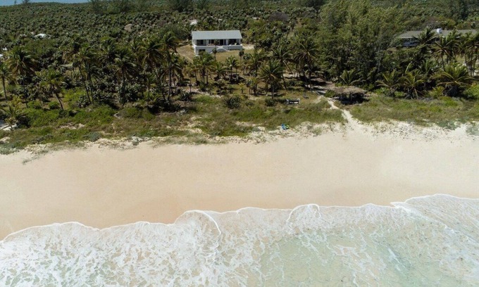 Double Bay House | Beachfront Retreat: Guest Rated 9.8 with Pool & Ocean Views