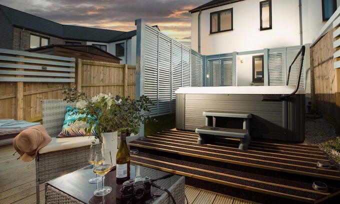 Crantock House | Experience Bliss at Wish You Were Here - Garden & Hot Tub
