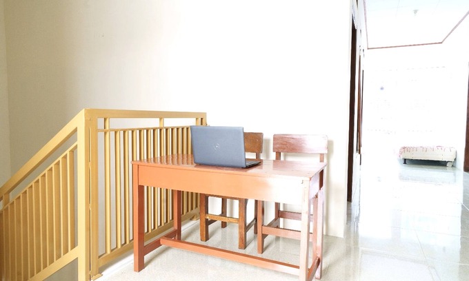 Kuningan Hotel | Discover OYO 93249 Wisma Jasmine Syariah with Breakfast