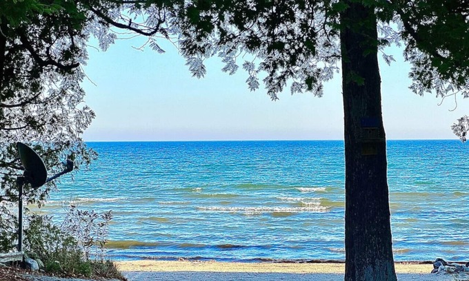 Rowleys Bay Cabin | Top-Rated Wismar Cabin at Sand Bay with Spa & Hot Tub
