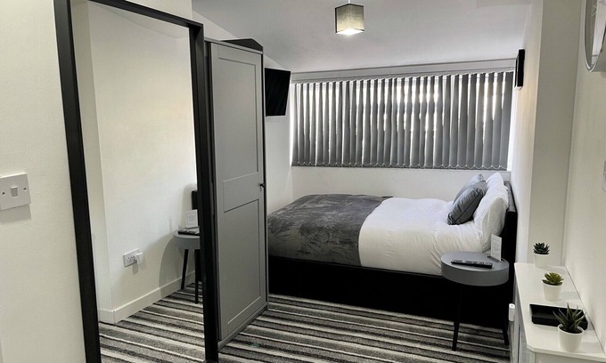 Lee Green Apartment | Wisteria Studio: Family-Friendly with Delicious Breakfast