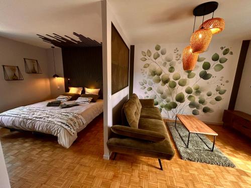 Ecully House | Wisteria Villa- Souffle de Songe
