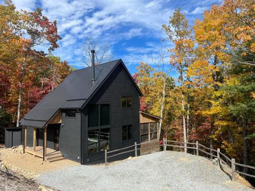 Brevard House | Witek Rinker House: Family-Friendly with Hot Tub & Kitchen