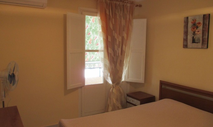 Alicante Apartment | Scenic Park View Hotel with Family-Friendly Amenities