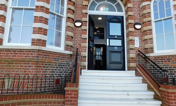 Sheringham Apartment | Discover Breathtaking Sea Views in Our Family-Friendly Stay