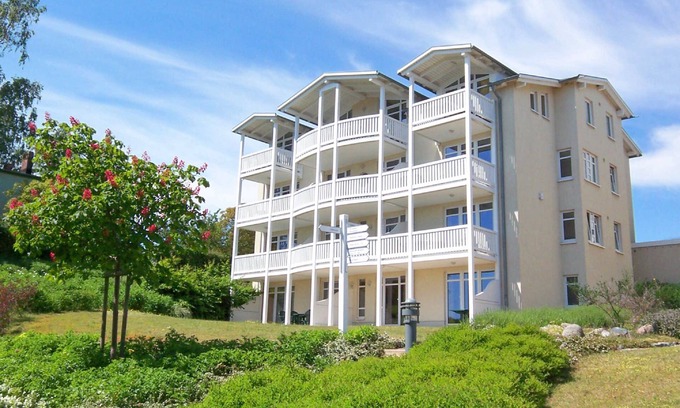 Gohren Apartment | Oceanfront Apartment 17: Balcony, Spa & Swimming Pool Access