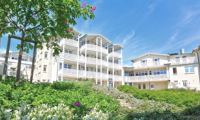 Gohren Apartment | Sea View Apartment 21: Rated 9.8 with Pool & Balcony