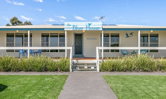 Bonney House | With stunning views, the Blue House is perfect to relax in affordable Luxury.