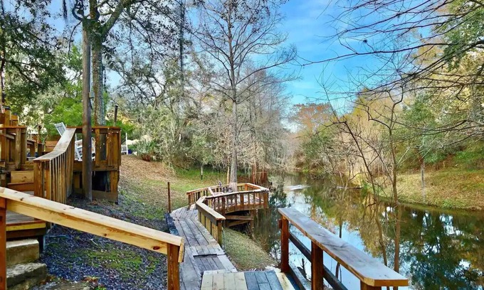 Ridge Manor Cabin | Unwind at Withla RiverArt Cabin: Spa & Hot Tub Retreat