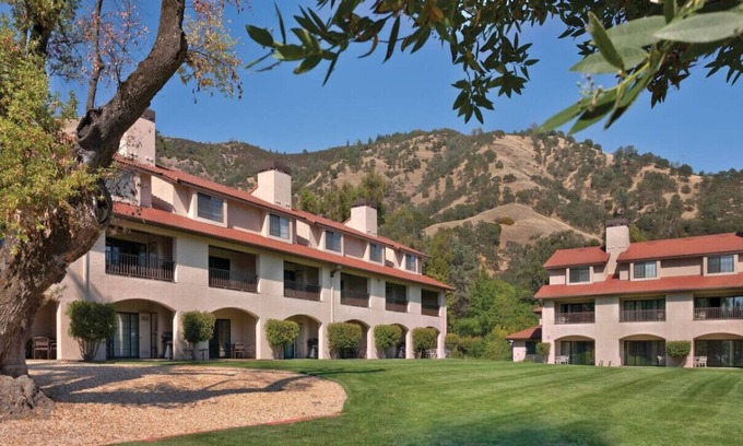 Nice Condo | Nature Retreat at WM-Clear Lake with Spa & Pool Access