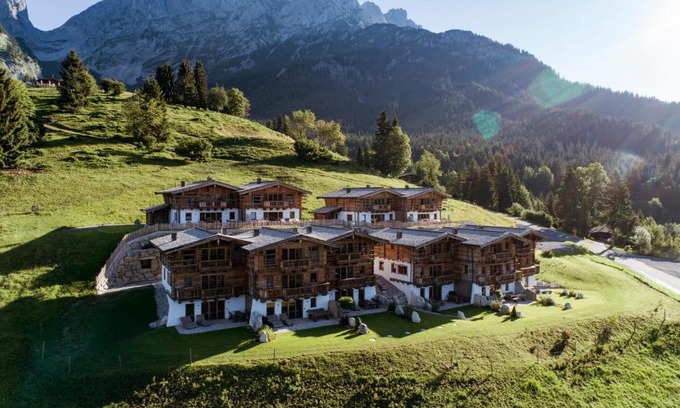 Ellmau Ski Chalet | Discover Wochenbrunner Chalets: 4-Star Oceanfront Retreat