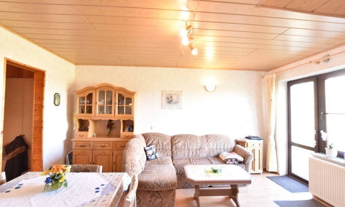 Kroepelin Apartment | Beachfront Apartment in Kropelin with Ocean View & Breakfast