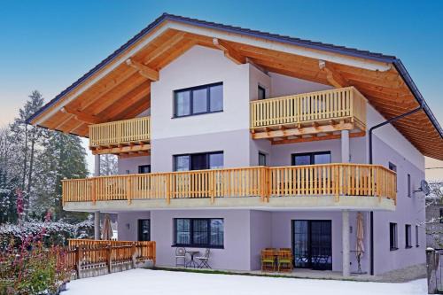 Muhldorf Apartment | Family-Friendly Wohnen am Almufer - Top-Rated Getaway