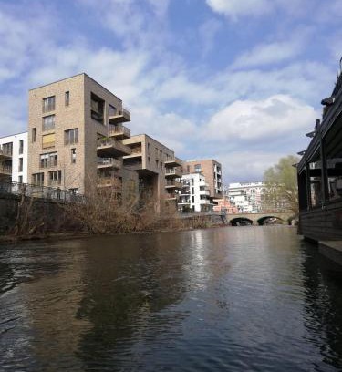 Plagwitz Apartment | Experience Comfort at Wohnen-am-Fluss - Pet Friendly Stay