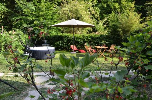 Bad Honnef House | Serene Forest Retreat with Hot Tub and Amazing Reviews