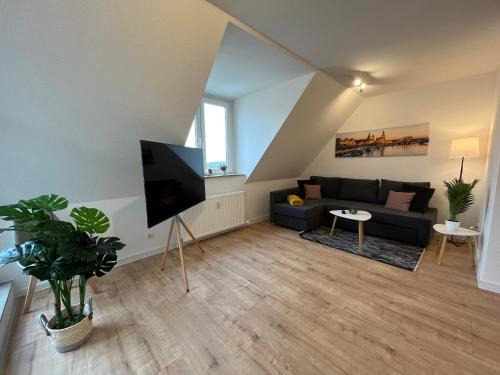 Kesselsdorf Apartment | WindbergBlick Retreat: Family & Pet Friendly Getaway