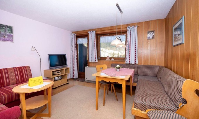 Ettensberg Bed & Breakfast | Cozy Wohnung 04 at Gästehaus Caser with Family-Friendly Amenities