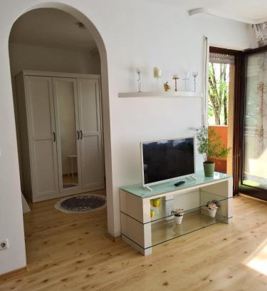 Fuerth Apartment | Relaxing Retreat in Nature with Family-Friendly Amenities