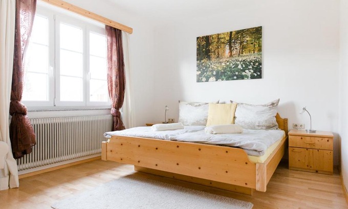 Steinbach am Attersee Apartment | Top-Rated Wohnung am See with Private Beach & Ocean Views