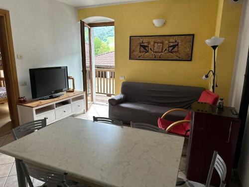 Tiarno di Sotto Apartment | Wohnung 'Casa Anita' mit Wasserblick