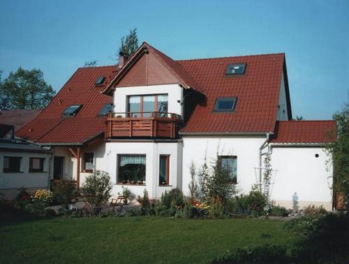 Glesien Apartment | Experience Tranquility at Haus Cara: 10/10 Pet-Friendly Retreat