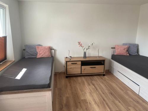 Bernburg Apartment | Discover Wohnung im Zentrum: Child-Friendly Comfort Awaits