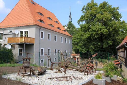 Maxen Apartment | Cozy Retreat in Maxen with Garden, Terrace & BBQ