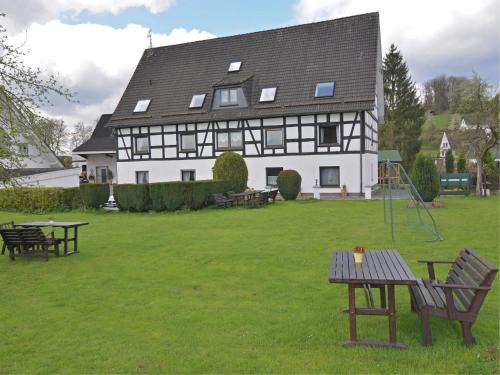 Silbecke Apartment | Relaxing Flat with Private Pool in Beautiful Sauerland