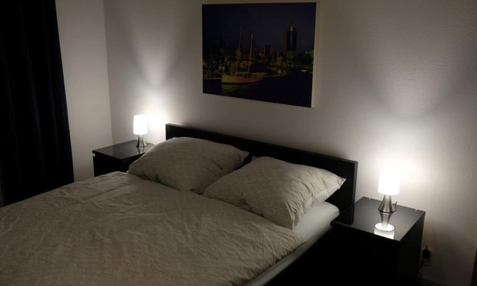 Halstenbek Apartment | Modern Apartment with Home Office and Child-Friendly Amenities