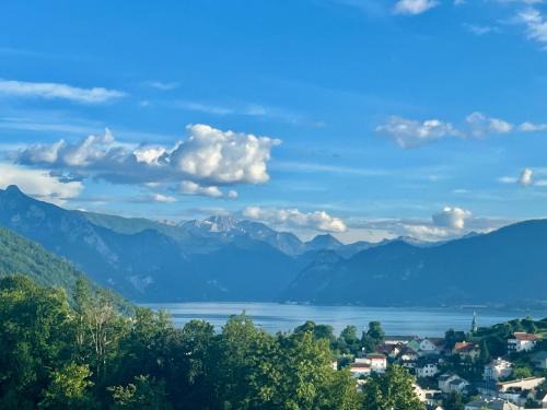 Gmunden Apartment | Idyllic Apartment with Breathtaking Lake Views