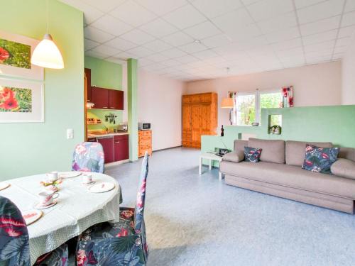 Roevershagen Apartment | Modern Apartment in Rövershagen, Pet-Friendly & Family Ready
